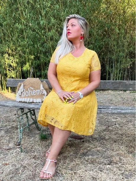 robe-jaune-grande-taille-00_13-5 Plus size yellow dress